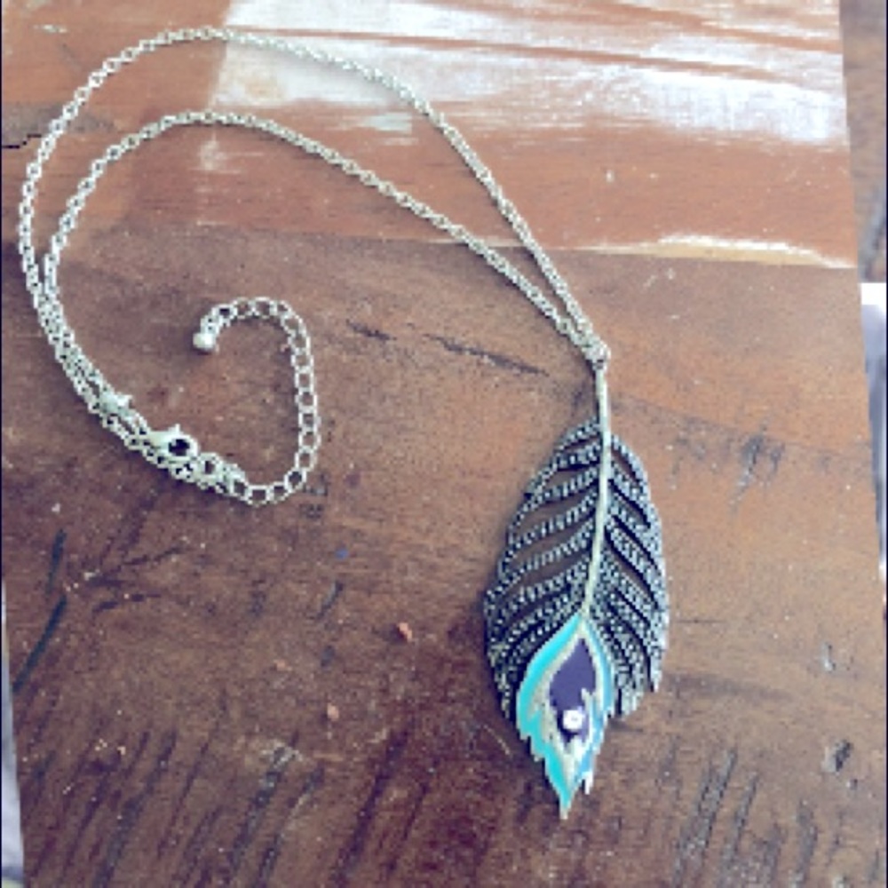 Enamel Feather Pendant With Rhinestone.